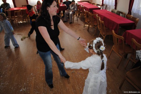 Dětsky karneval 2011 (38)