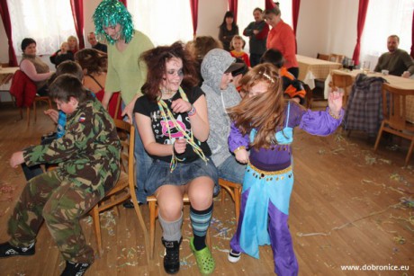 Dětský karneval 2012 (48)