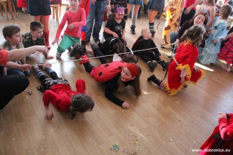 Dětský karneval 2012 (111)