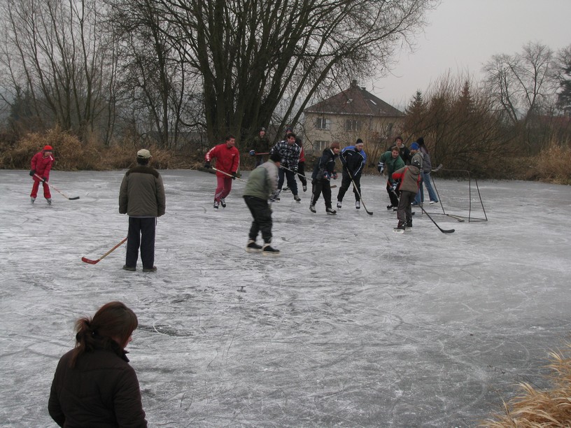 Novoroční hokej 2009 (1).jpg