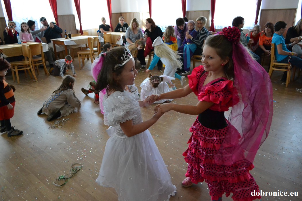 Dětský karneval 2013 (33)