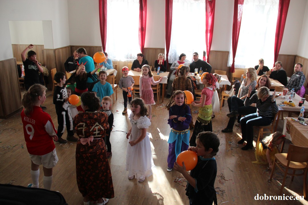 Dětský karneval 2013 (135)