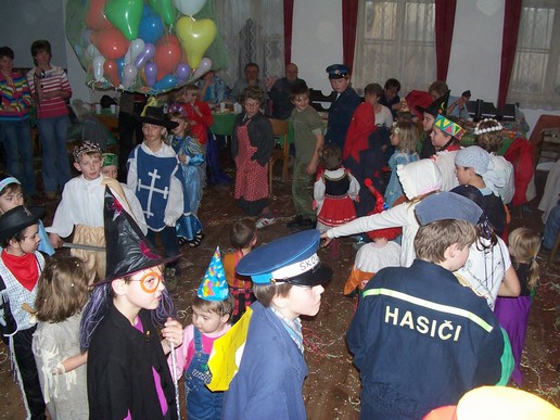 Dětský karneval 2007 020.jpg