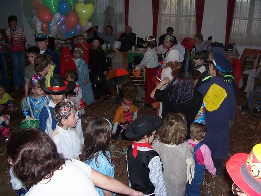 Dětský karneval 2007 021.jpg